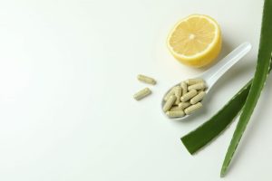 conceptofherbpillswithaloeonwhitebackgroundjpg Refúgio Refúgio